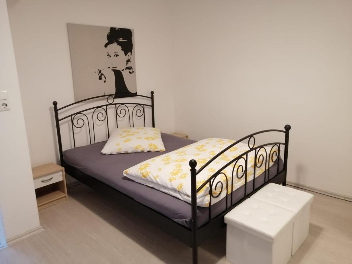 Ferienwohnung Beutelsbacherstrasse 12 Unterturkheim 斯图加特 外观 照片